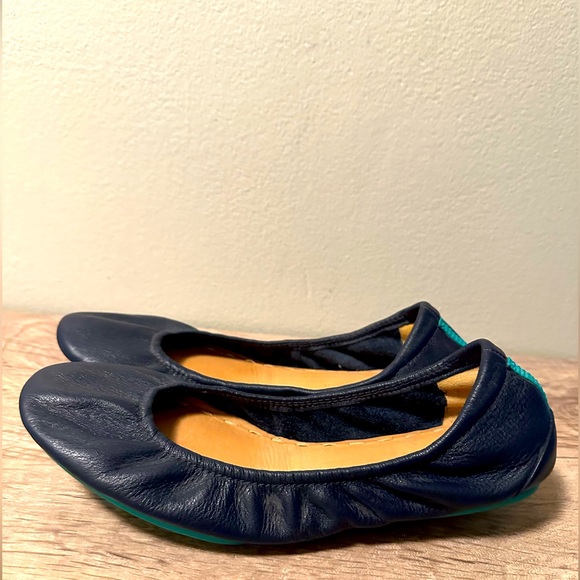 Women’s Tieks Navy blue flats - Picture 2 of 6